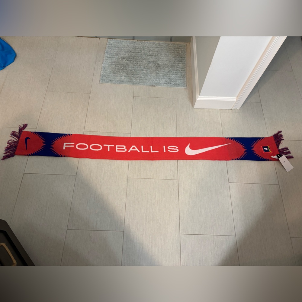 NWT Ted Lasso Soccer is Life Nike Scarf
